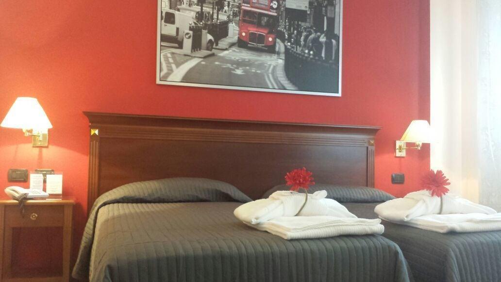 Hotel Fidenza Luaran gambar