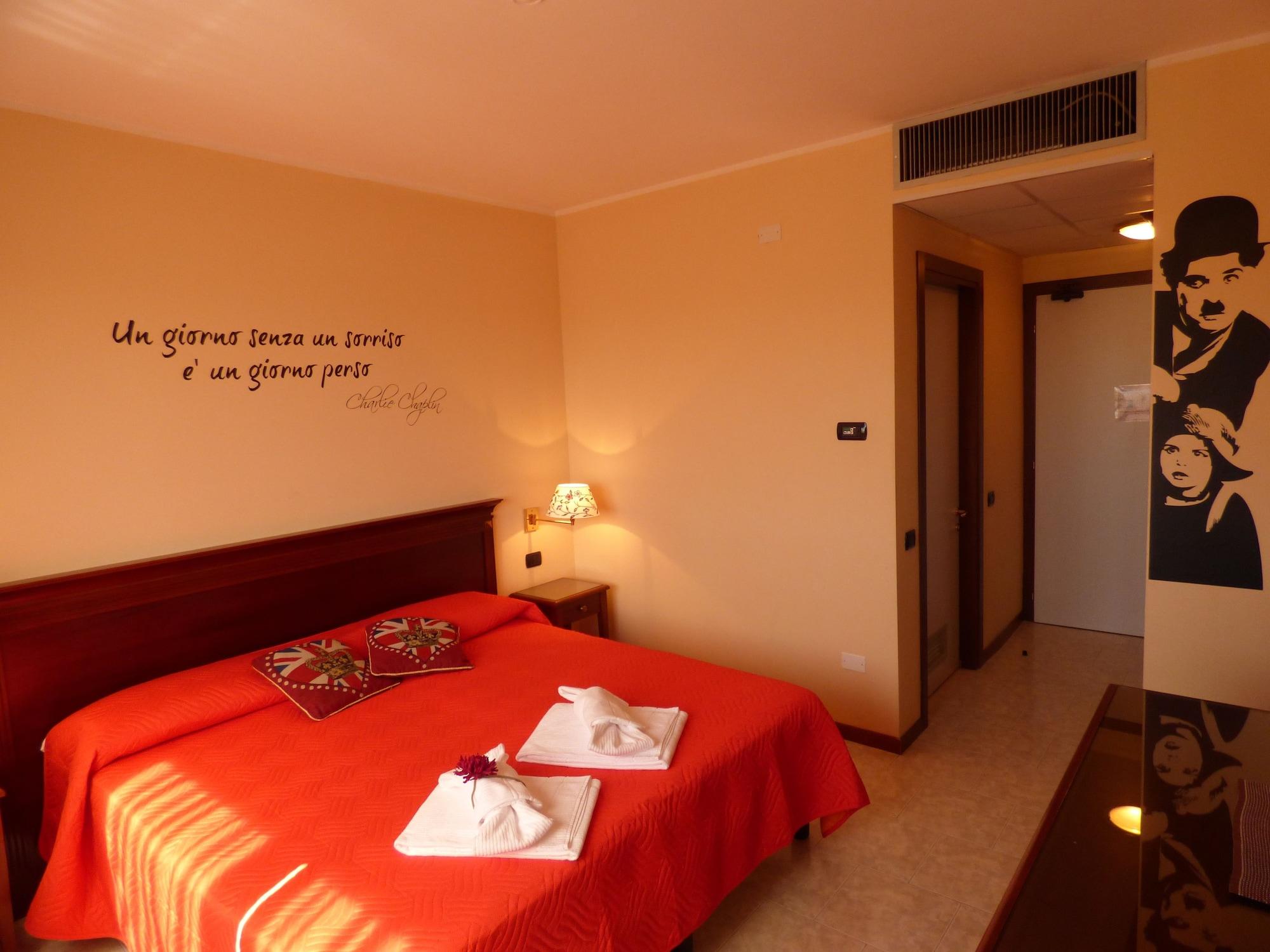 Hotel Fidenza Luaran gambar