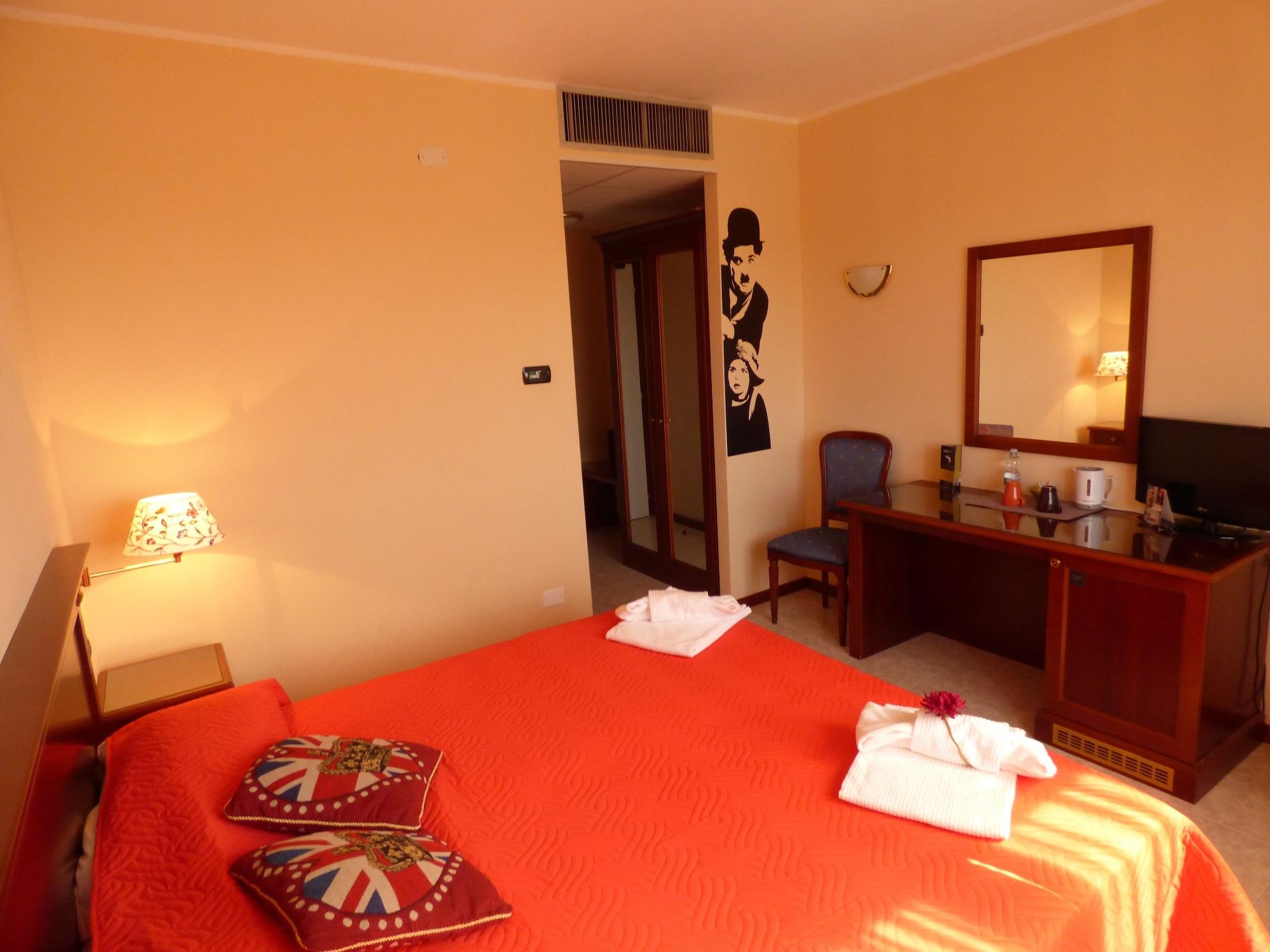 Hotel Fidenza Luaran gambar