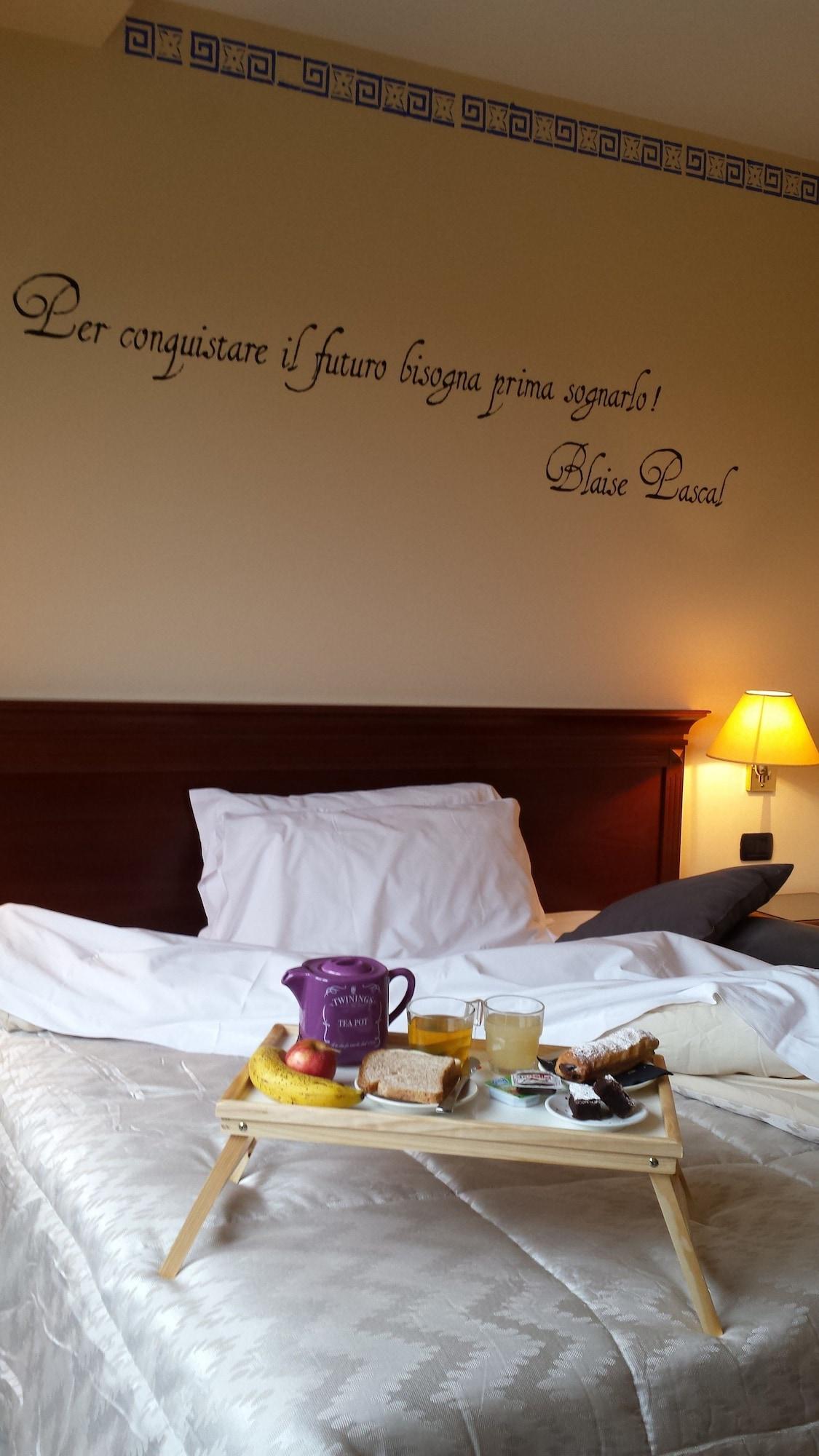 Hotel Fidenza Luaran gambar