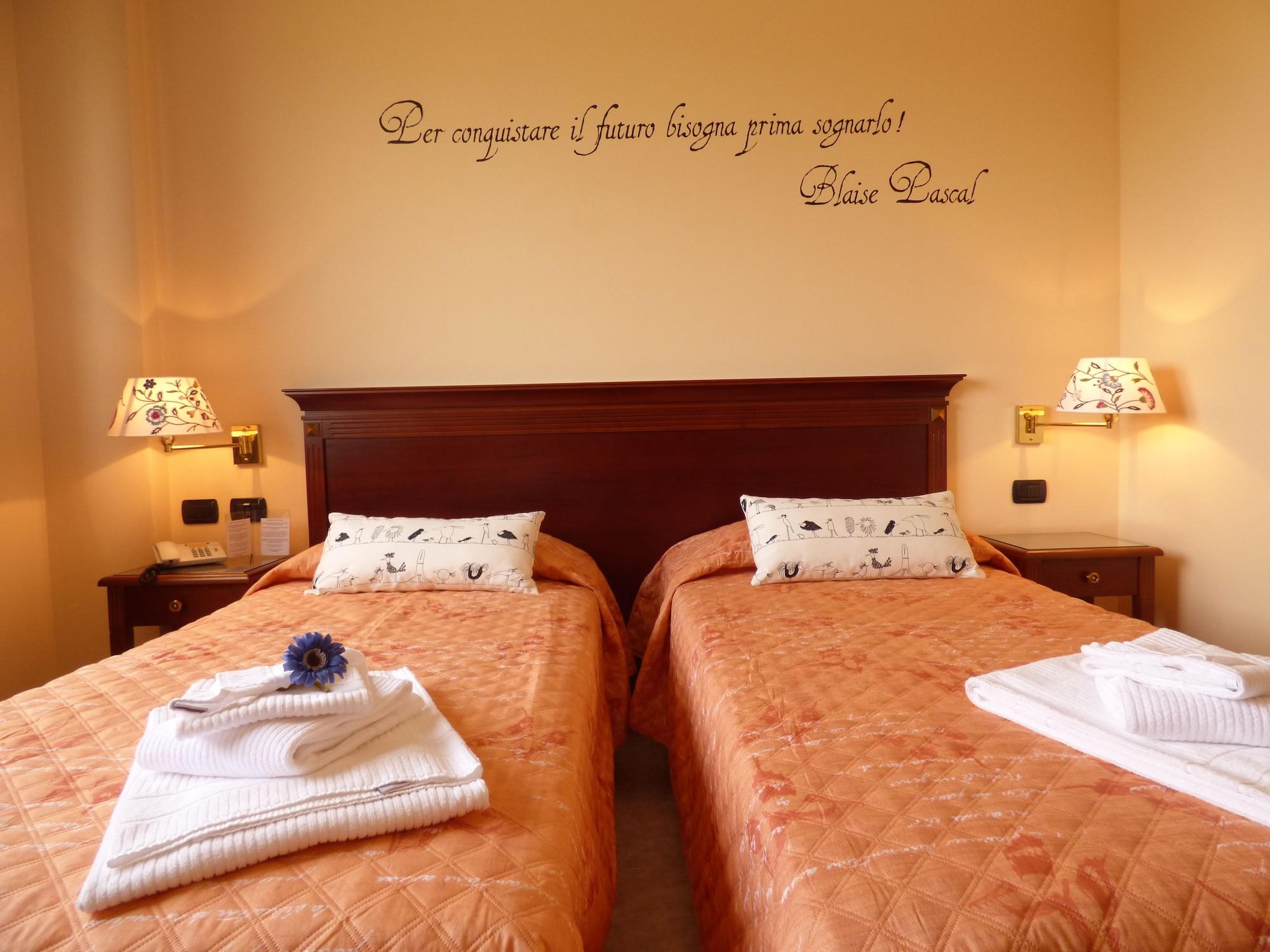 Hotel Fidenza Luaran gambar