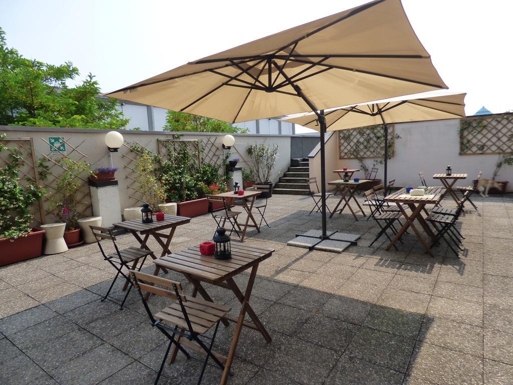 Hotel Fidenza Luaran gambar