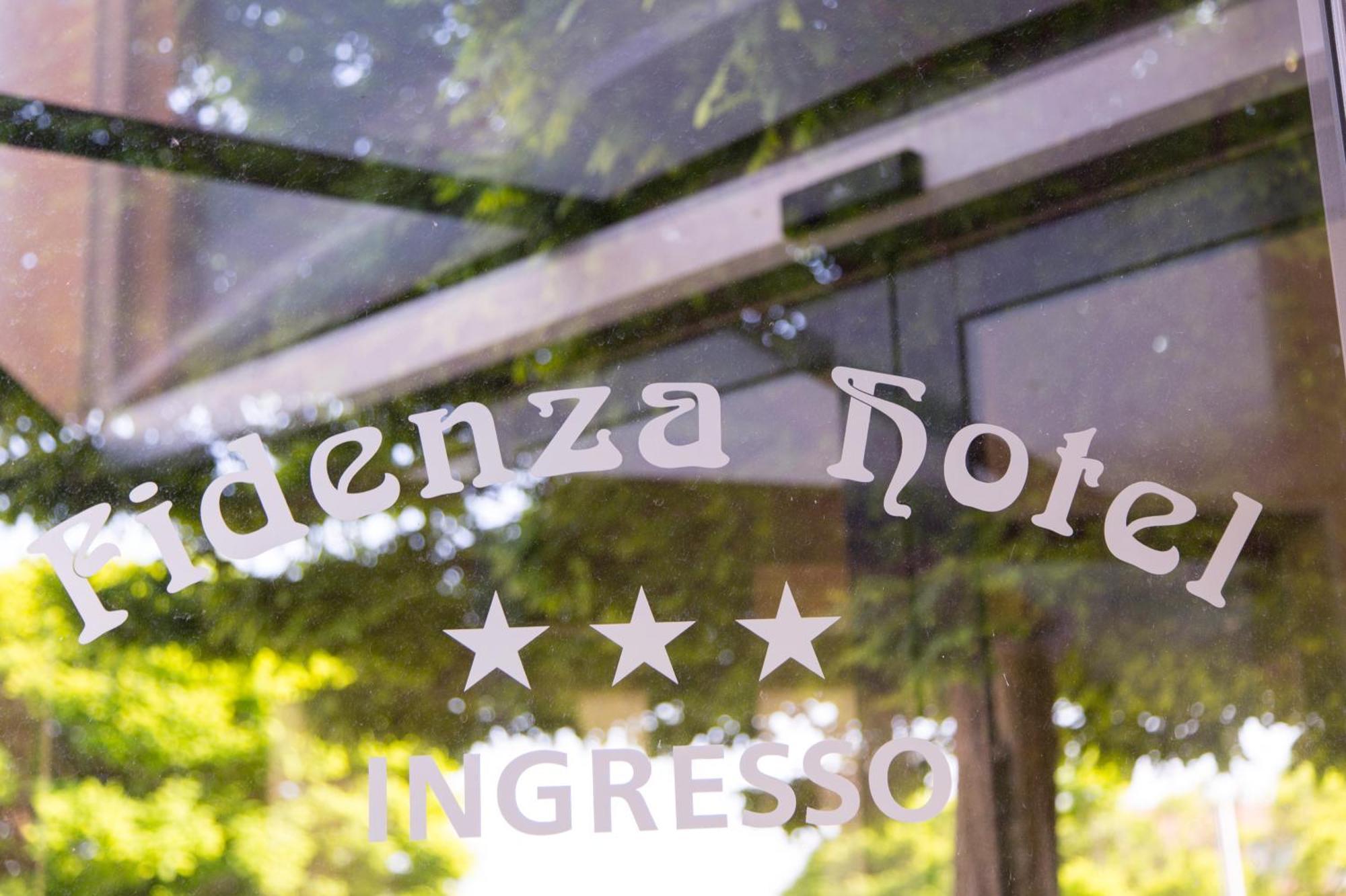 Hotel Fidenza Luaran gambar