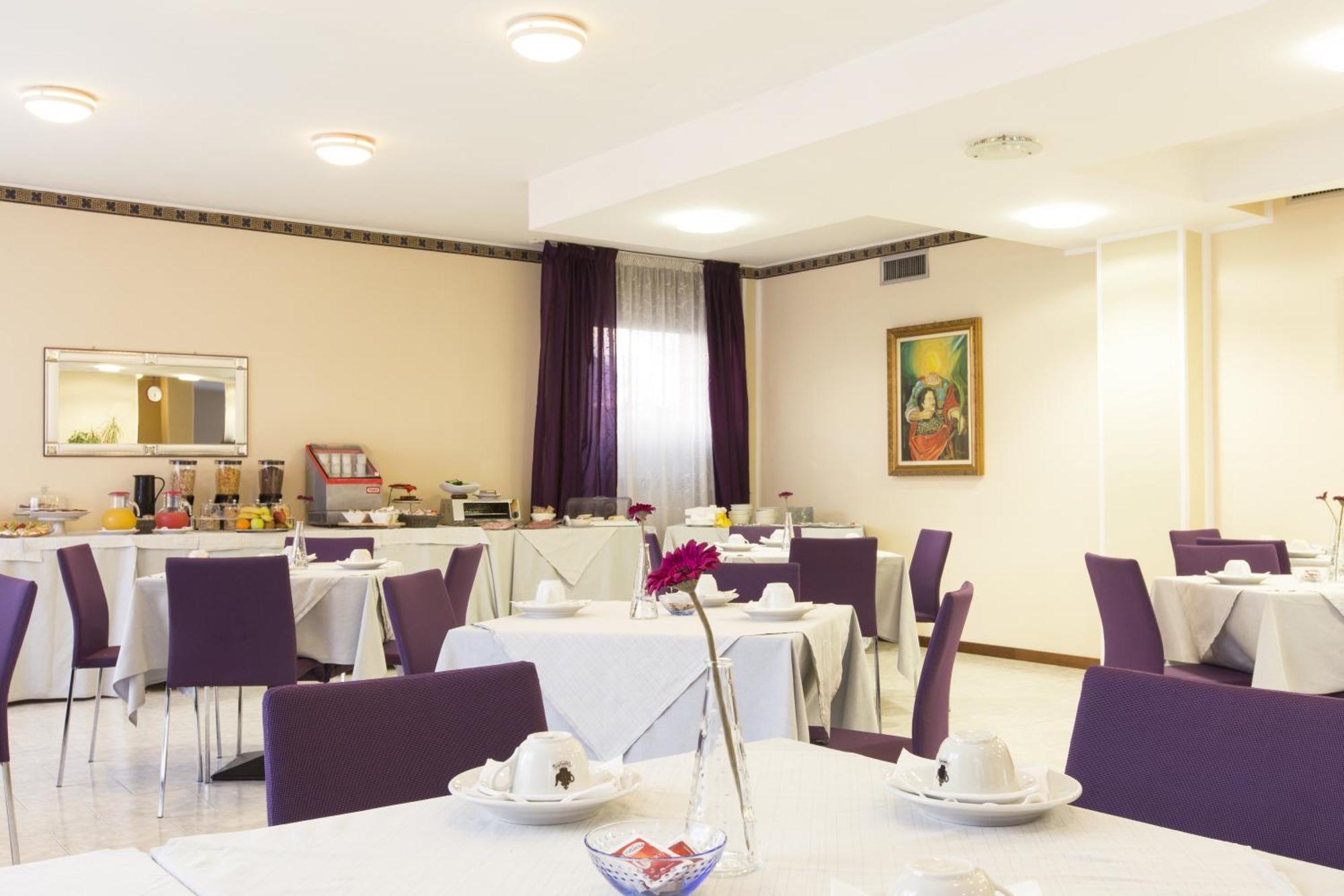 Hotel Fidenza Luaran gambar