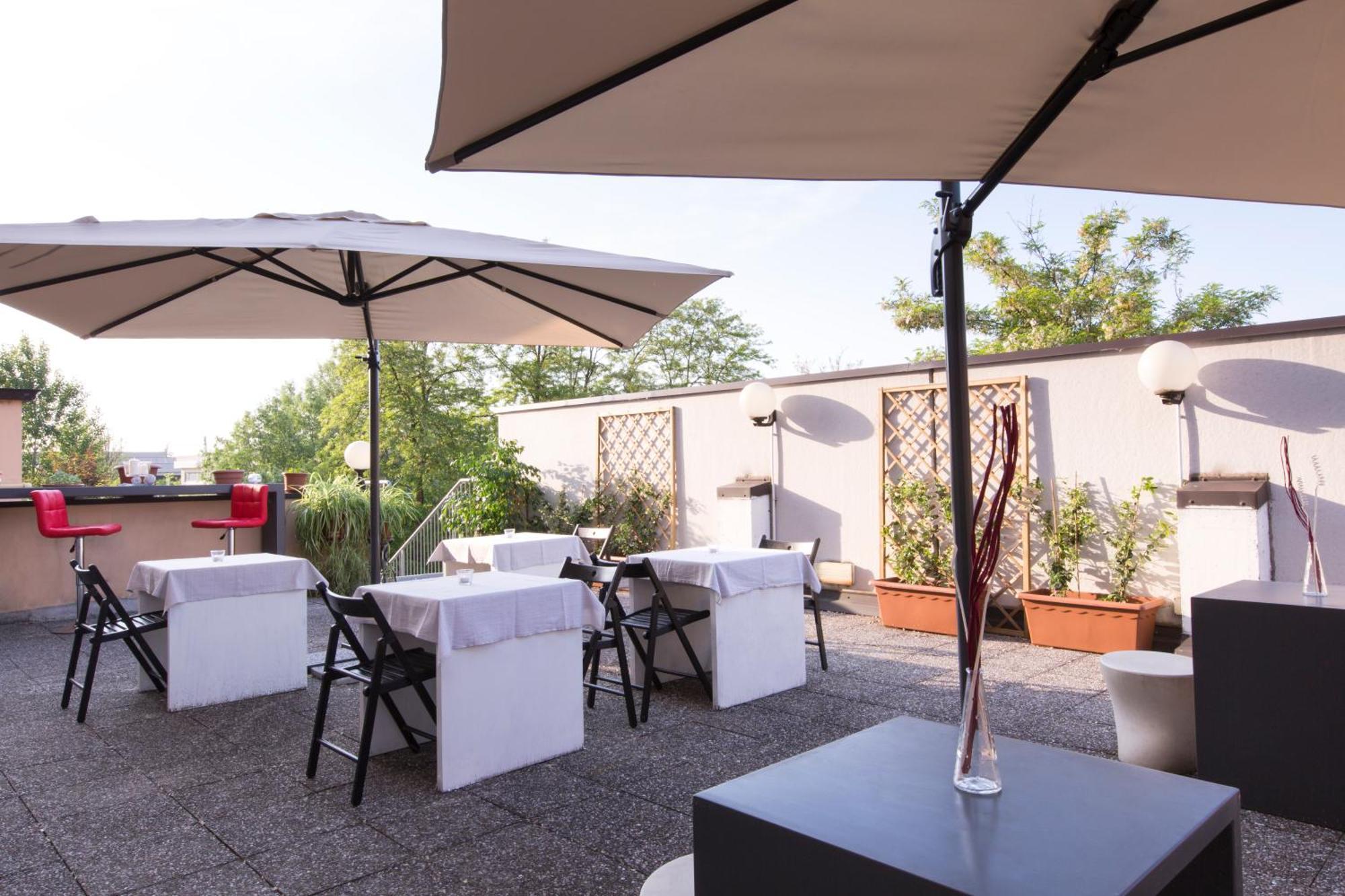 Hotel Fidenza Luaran gambar