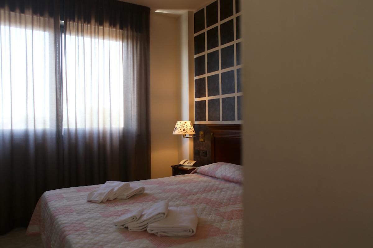 Hotel Fidenza Luaran gambar