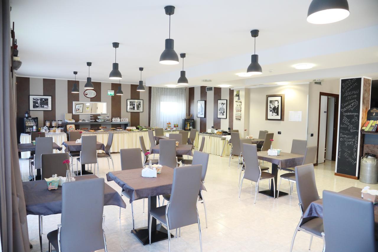 Hotel Fidenza Luaran gambar