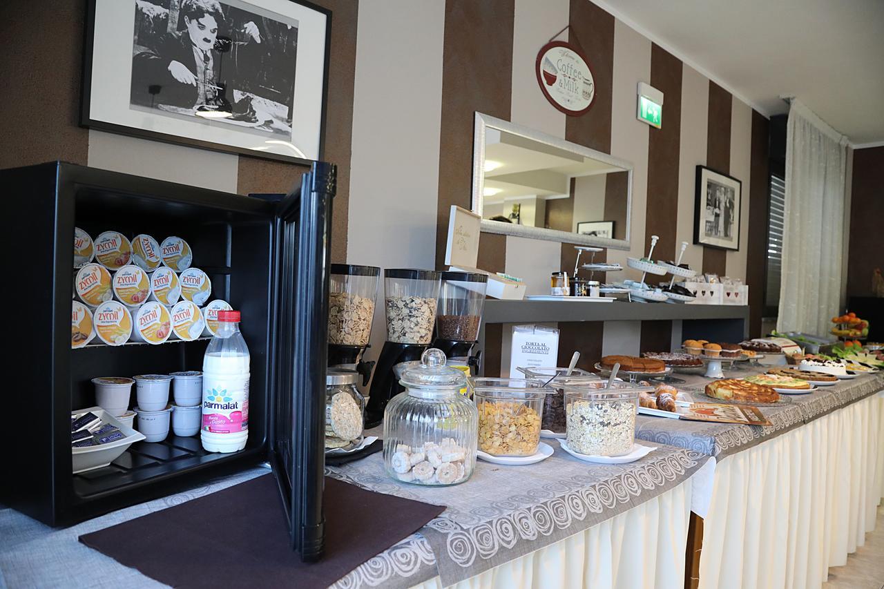 Hotel Fidenza Luaran gambar