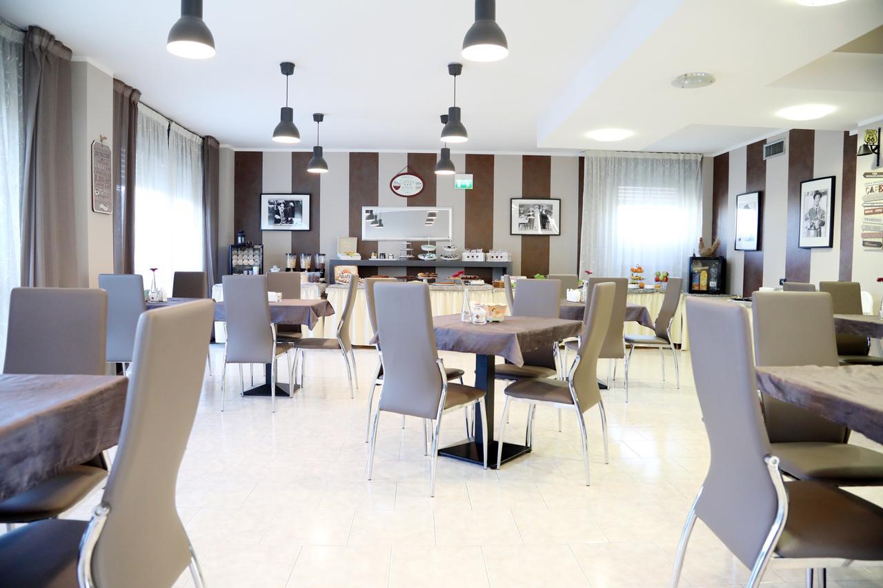 Hotel Fidenza Luaran gambar