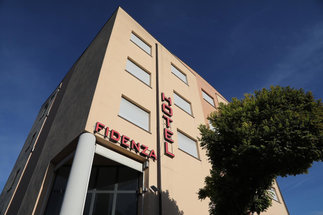Hotel Fidenza Luaran gambar